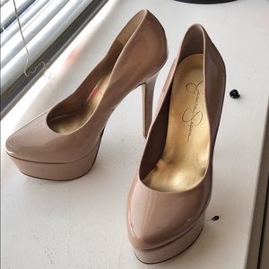 Nude Jessica Simpson Pumps